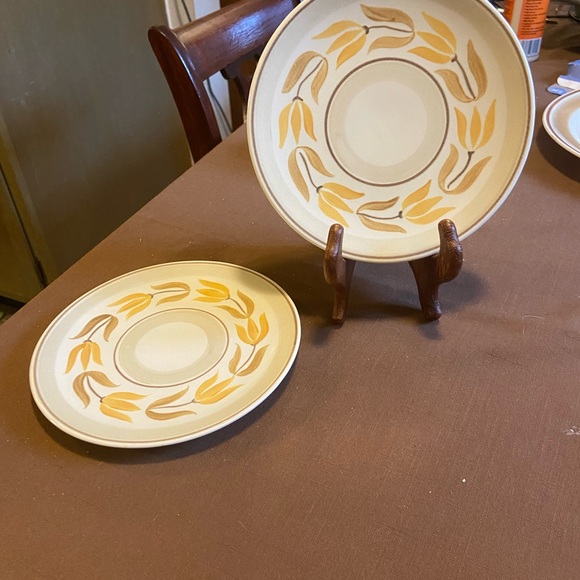 Set of 2 Vintage Redwing Handpainted Dessert Plates “Tip Toe - Picture 2 of 3